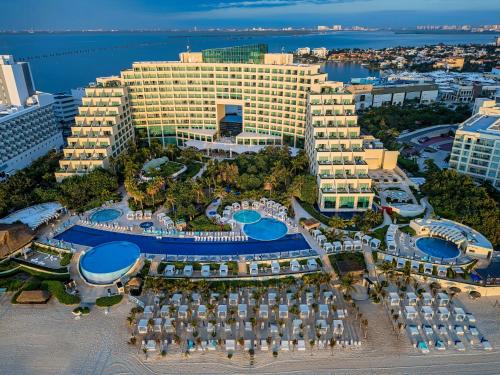 Live Aqua Beach Resort Cancun adults-only all-inclusive with modern design, oceanfront pools, and vibrant atmosphere in Cancun Hotel Zone.
